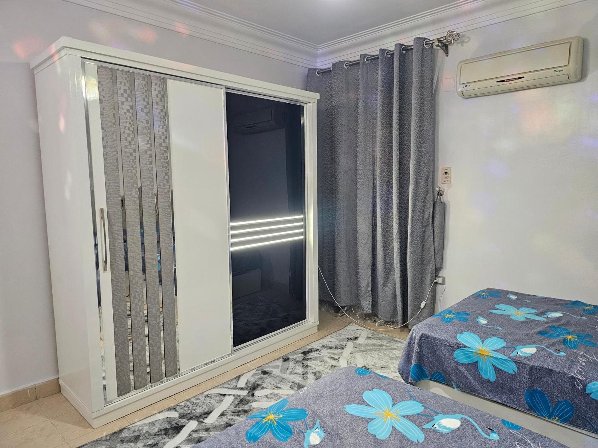 Hostel 7 Shref Sami