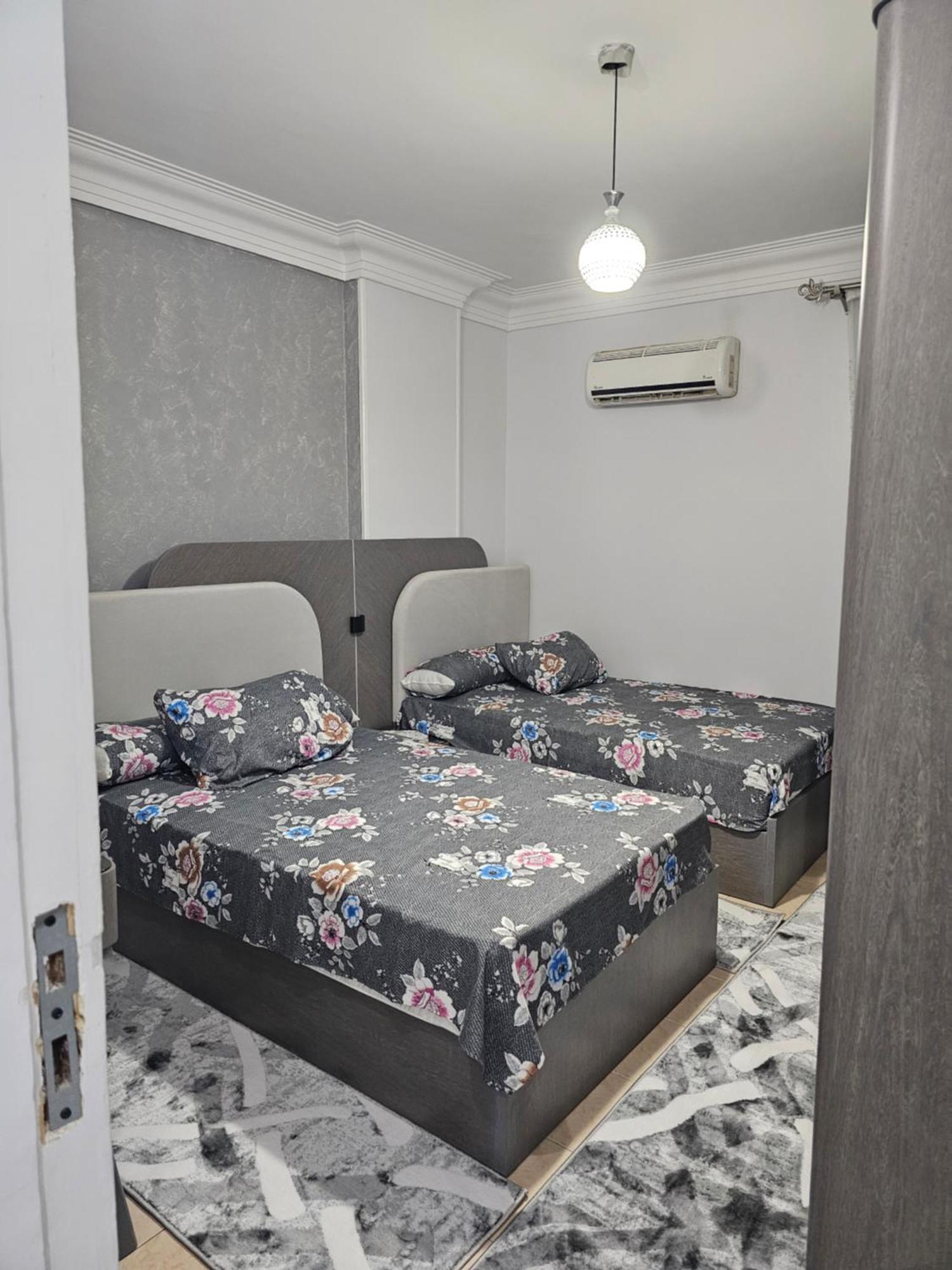 Hostel 7 Shref Sami